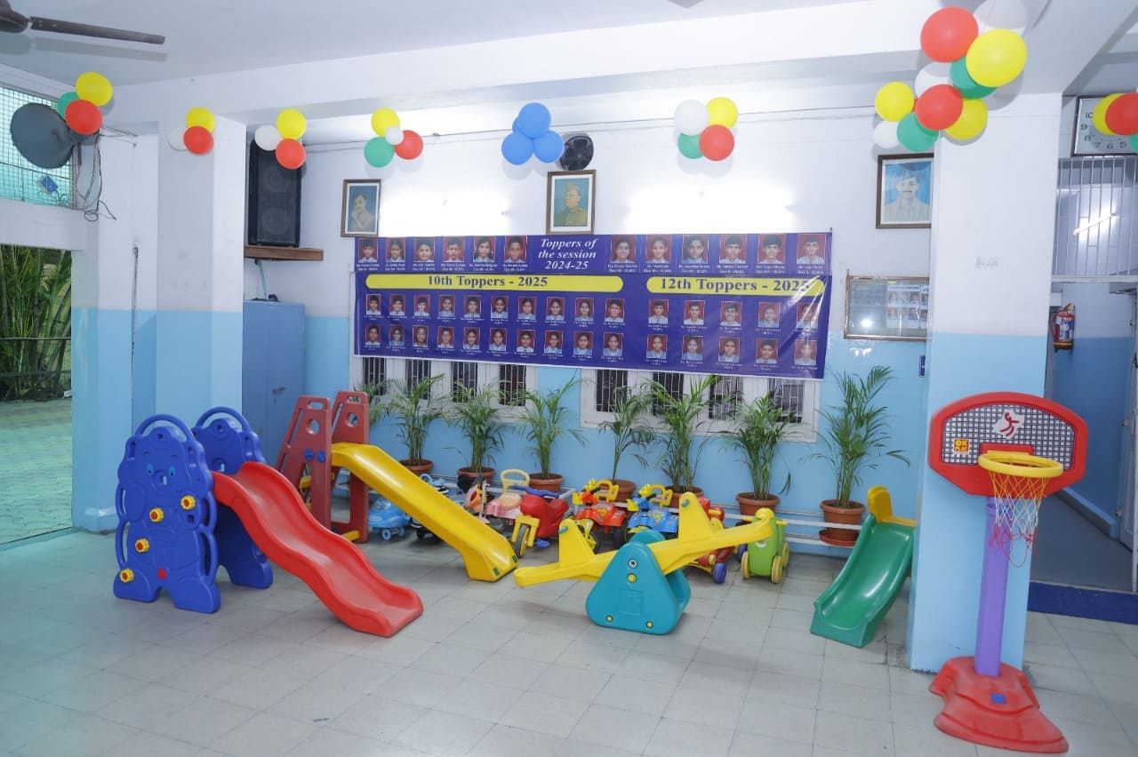 School kids play zone